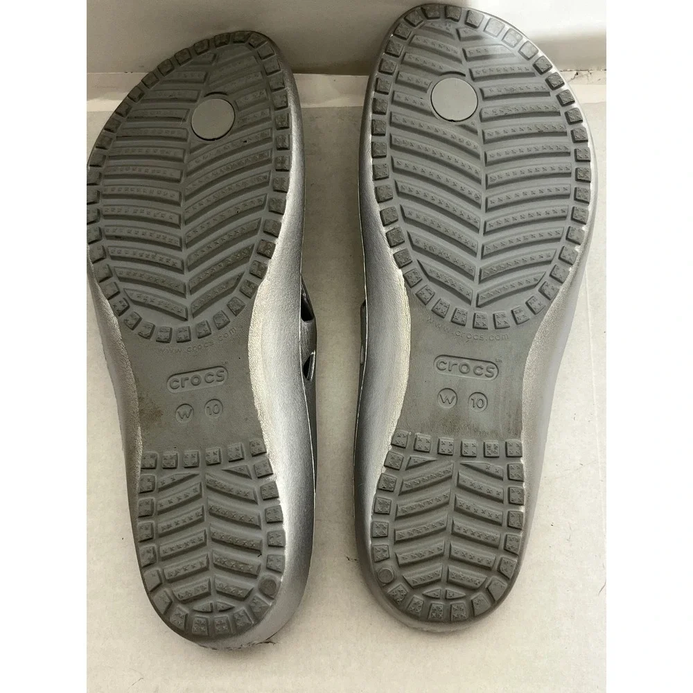Crocs Kadee II‎ Flip Flops Womens 10 Silver Metallic Gray Sandals 202492-040